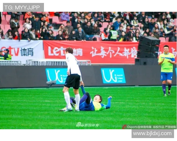 足球明星醉酒搞笑瞬间大集合让你笑到停不下来