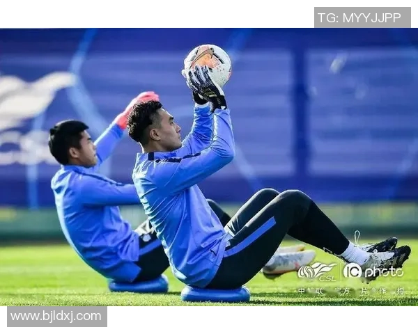 足球明星训练秘籍揭秘提升竞技状态的有效方法与技巧