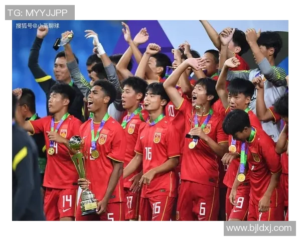 足球明星齐聚一堂同场竞技展现精彩球技与团队默契