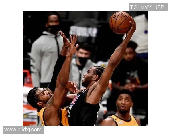 爵士队与快船队激战至最后时刻绝杀精彩瞬间回顾视频